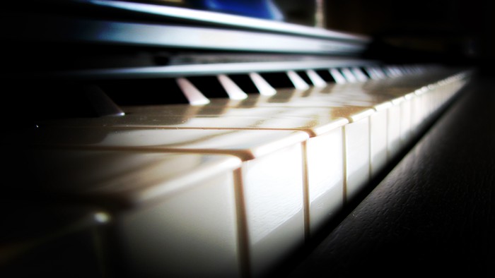 优美意境的弹钢琴美图图片(7)