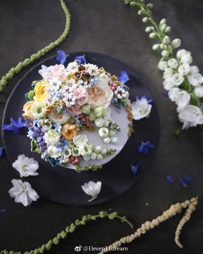 盛开在蛋糕上的花朵 创意花艺蛋糕图片(3)