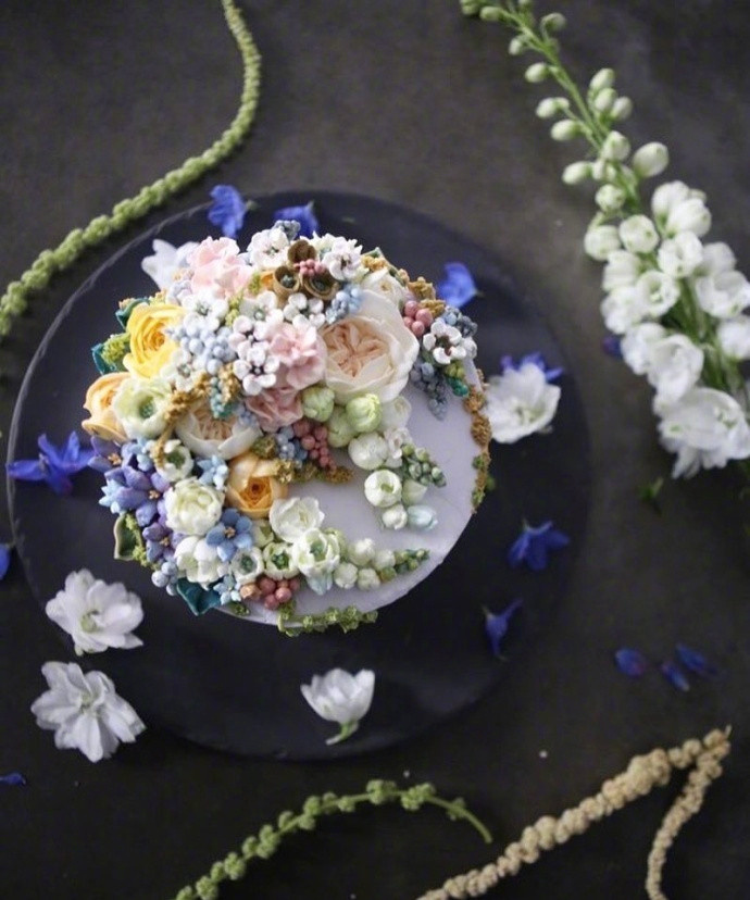 盛开在蛋糕上的花朵 创意花艺蛋糕图片(9)
