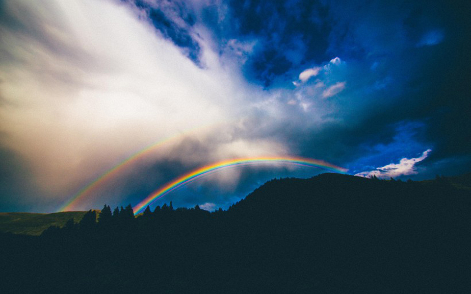 最美彩虹风景图片 若要彩虹，就得宽容细雨