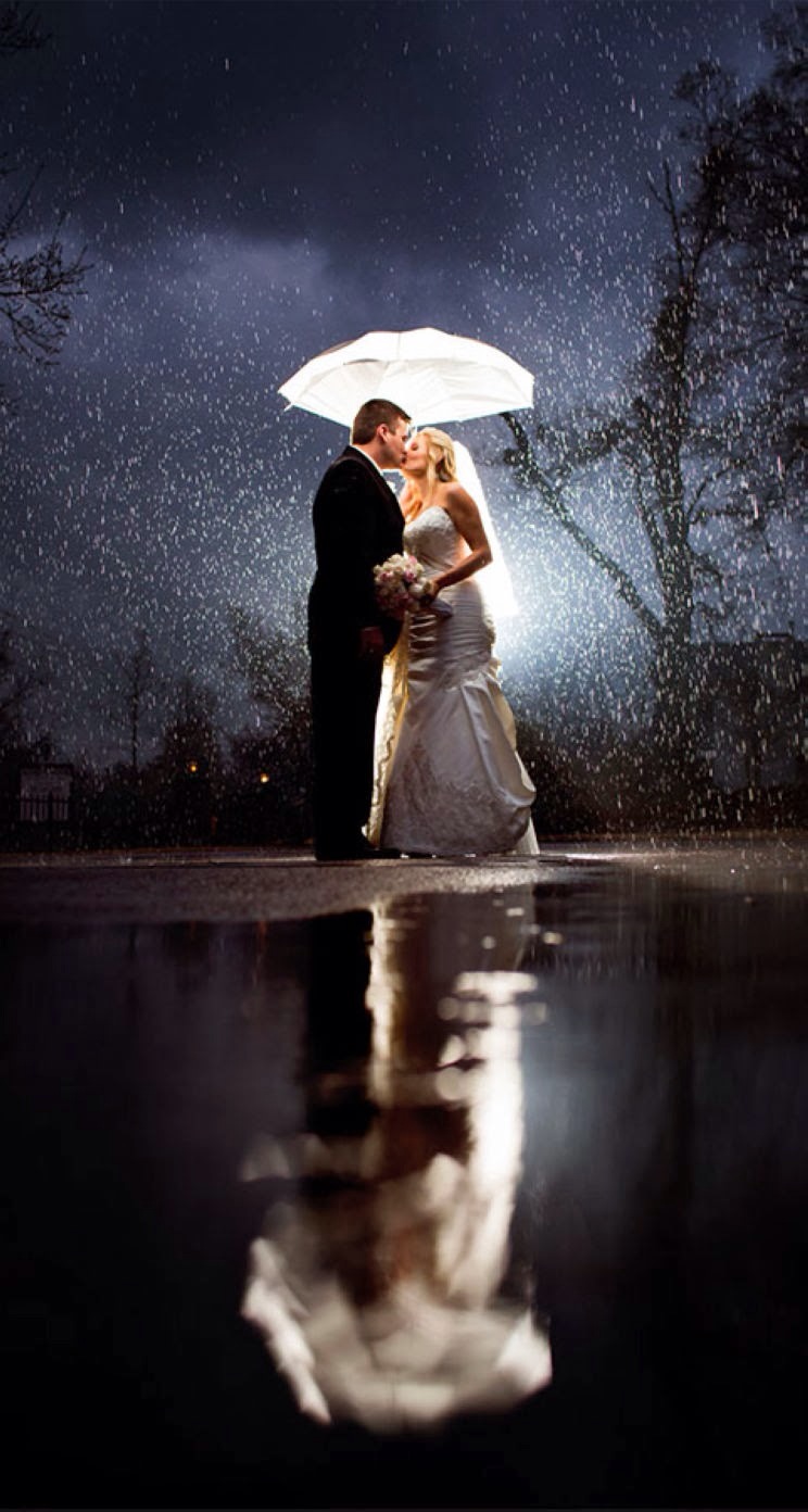 下雨打伞的图片唯美 雨中浪漫图片(7)