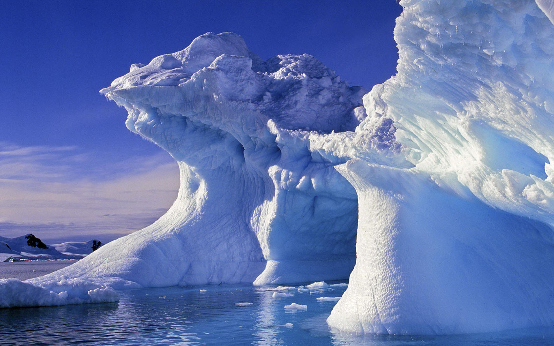 自然风景摄影作品 唯美白色冰山壮观风景图片
