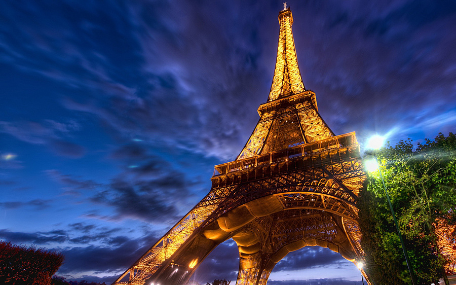 巴黎埃菲尔铁塔高清壁纸大图