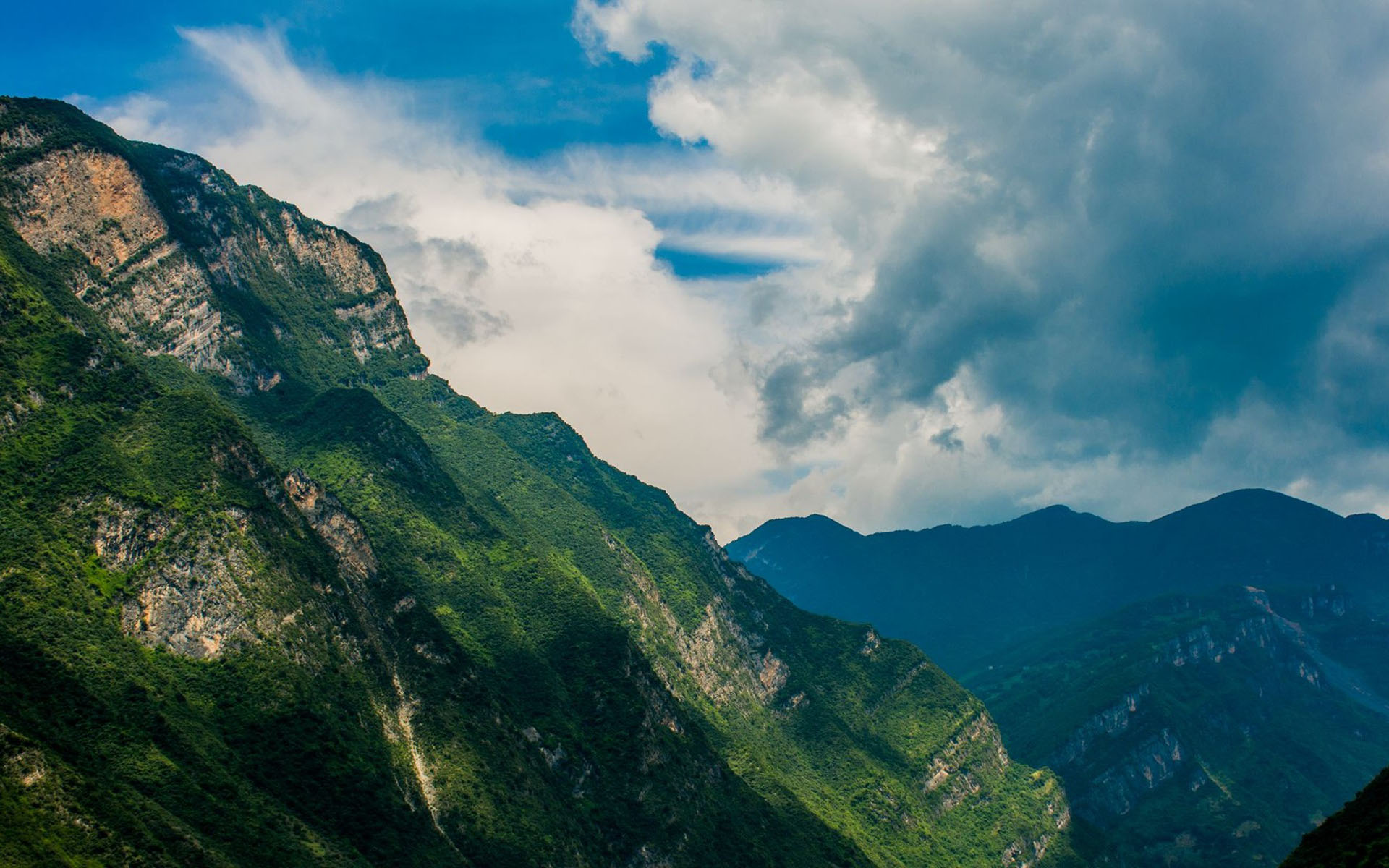 重庆巫峡山险峻山峰自然高清壁纸图片