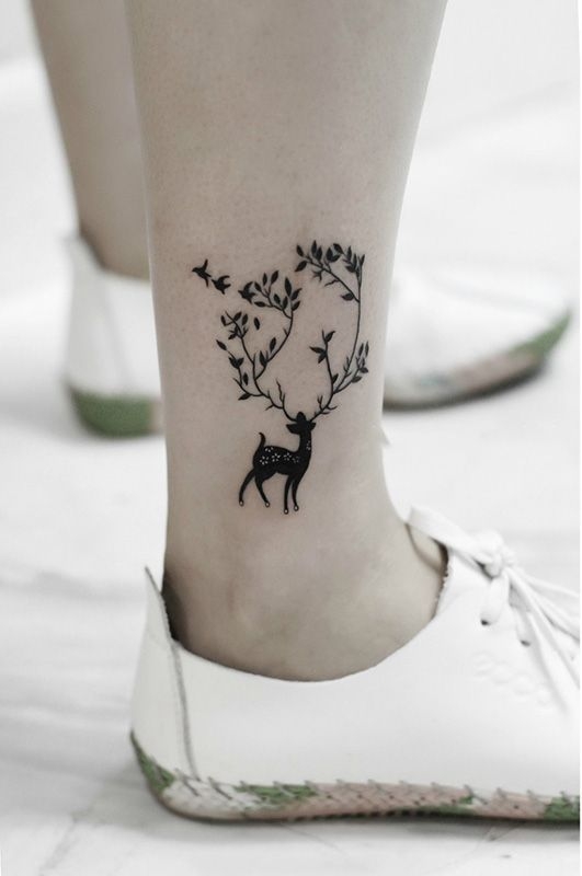 自然清新，小腿鹿与飞鸟图腾纹身
