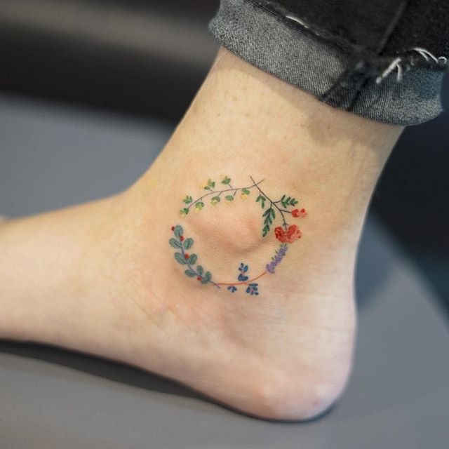 大自然的赠礼，脚踝可爱小花纹身