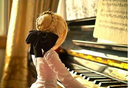钢琴女孩唯美图片(3)