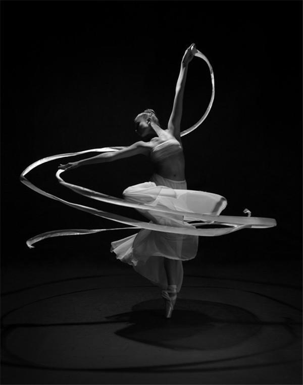 女生舞蹈唯美意境图片(6)