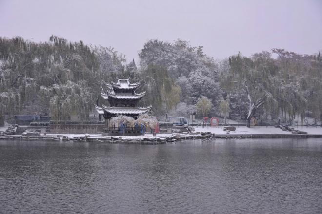 北京雪中陶然亭公园唯美风景图片(2)