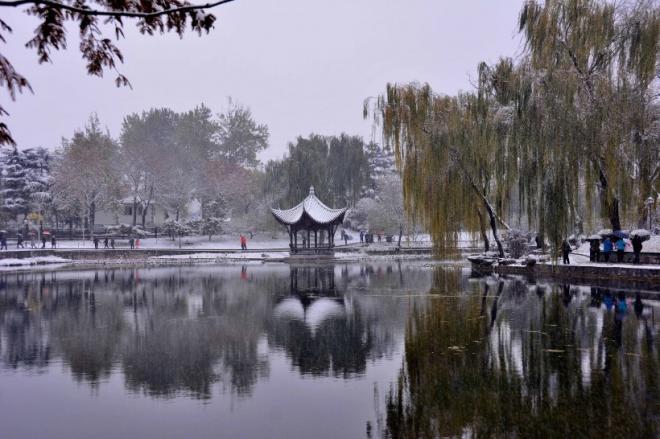北京雪中陶然亭公园唯美风景图片(7)