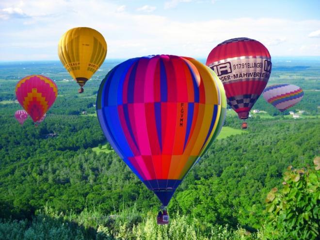 空中美丽的五颜六色热气球图片(9)
