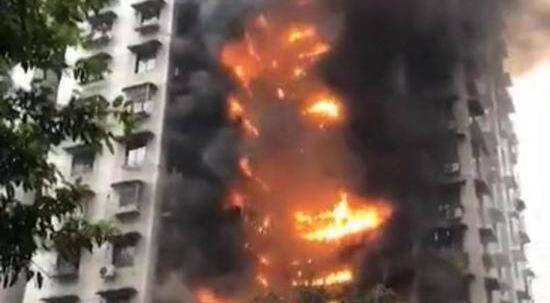 元旦当天：重庆居民楼起火！