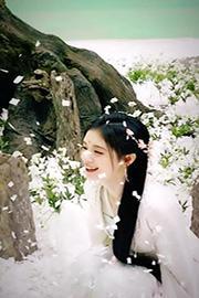 鞠婧祎白色长裙写真(2)