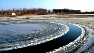 沈阳河面旋转冰圈图片(2)