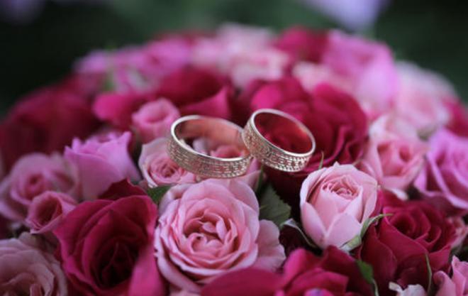 玫瑰花戒指图片，喜欢在安静的午后，或者寂静的夜晚