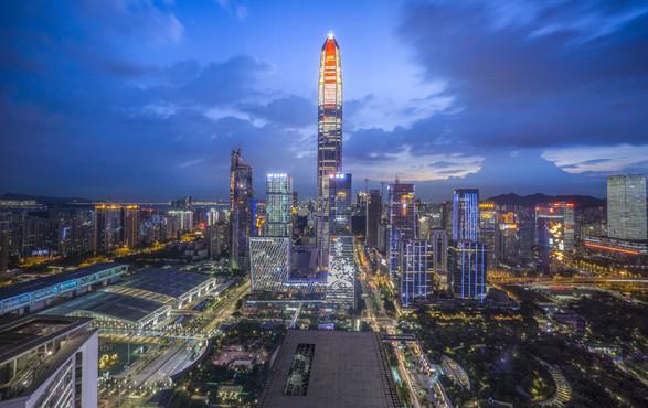 深圳平安大厦夜景图片，才能拓展生命的高度和厚度，才能品味人生的充实